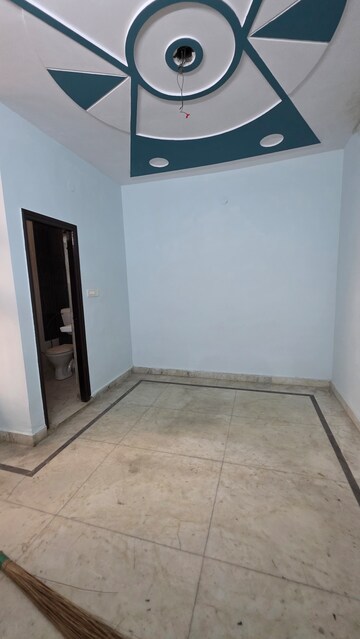 Furnished Amenities in 3 BHK Builder Floor at Uttam Nagar – for Sale