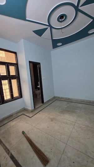 Furnished Amenities in 3 BHK Builder Floor at Uttam Nagar – for Sale