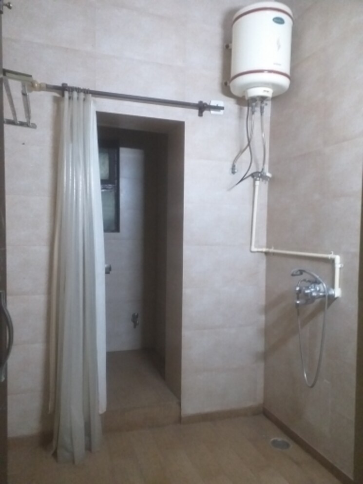 Washroom, new rajinder nagar 2 Bedroom 1280 Sq.Ft. Builder Floor In New Rajinder Nagar Delhi 9363892