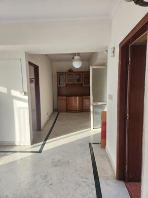 Building Lobby in 2 BHK Apartment at Suncity Essel Tower, Sector 28 – for Rent