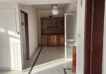 Building Lobby in 2 BHK Apartment at Suncity Essel Tower, Sector 28 – for Rent