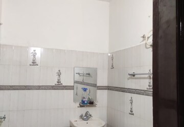 Bathroom in 6 BHK Villa at Sector 19 – for Sale