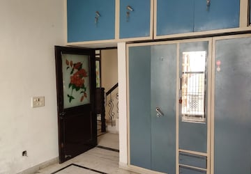 Room in 6 BHK Villa at Sector 19 – for Sale