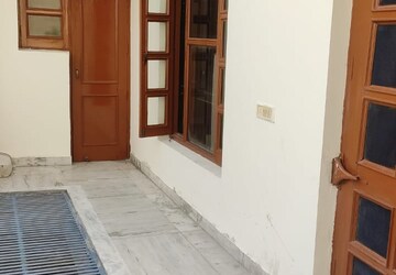 Room in 6 BHK Villa at Sector 19 – for Sale
