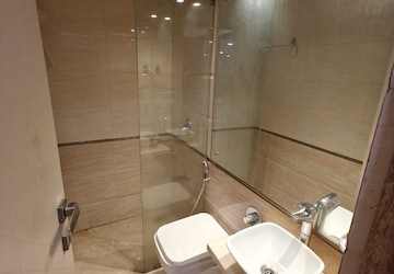 Bathroom in 4 BHK Apartment at DLH Sorrento, Veera Desai Road – for Rent