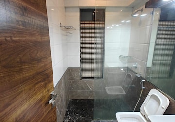 Master Bedroom in 4 BHK Apartment at DLH Sorrento, Veera Desai Road – for Rent