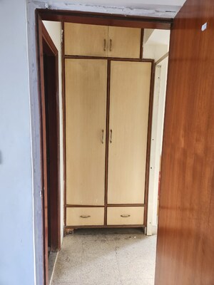 Furnished Amenities in 2 BHK Apartment at Suncity Essel Tower, Sector 28 – for Rent