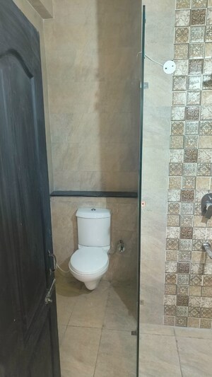 Master Bedroom in 3 BHK Builder Floor at Manohar Singh Palm Residency, North Mullanpur – for Rent