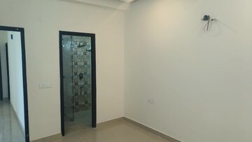 Room in 3 BHK Builder Floor at Manohar Singh Palm Residency, North Mullanpur – for Rent