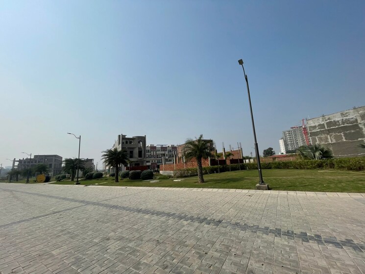 Exterior View, hlp-palmillas  100 Sq.Yd. Plot In Vip Road Zirakpur 9363831