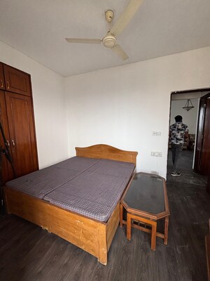 Bedroom in 2 BHK Apartment at DLF Regency Park I, Dlf Phase iv – for Rent