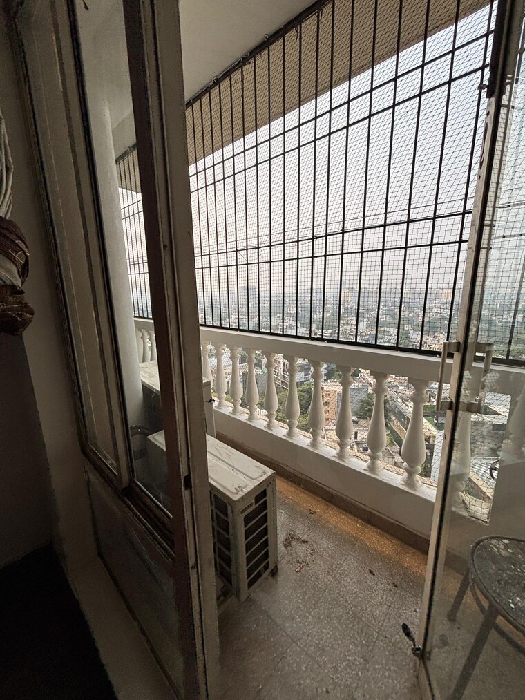 Balcony, dlf-regency-park-i 2 Bedroom 1150 Sq.Ft. Apartment In Dlf Phase iv Gurgaon 9363844