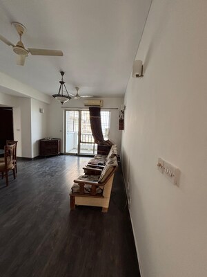 Living Room in 3 BHK Apartment at DLF Ridgewood Estate, Dlf Phase iv – for Rent