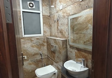 Bathroom in 3.5 BHK Builder Floor at Palam Vihar – for Rent