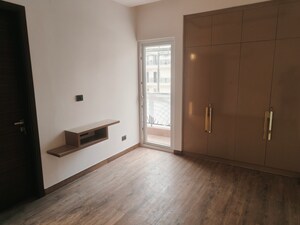 Room in 3 BHK Apartment at CHD Avenue 71, Sector 71 – for Rent