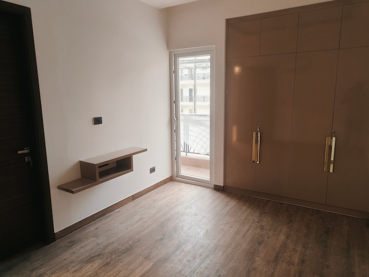 Room, chd-avenue-71 3 Bedroom 1620 Sq.Ft. Apartment In Sector 71 Gurgaon 9363966