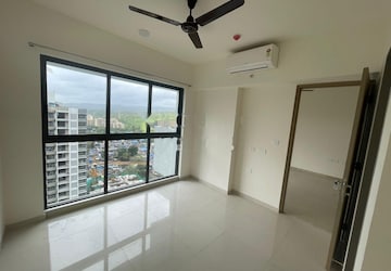 2 BHK Apartment For Rent in Lodha Woods, Kandivali East