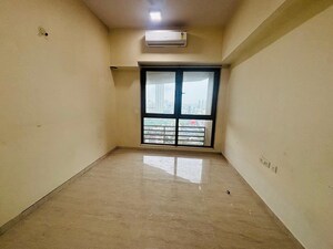 Room in 3.5 BHK Apartment at Sheth Auris Serenity Tower 2, Malad West – for Rent