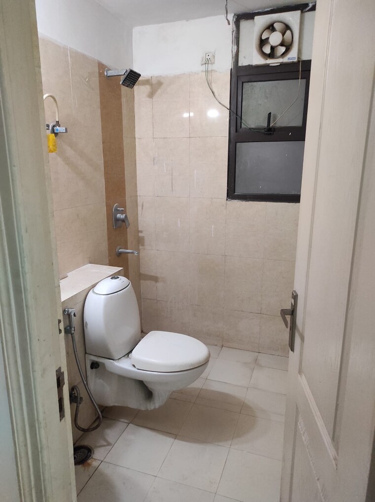 Bathroom, eldeco-mystic-greens 3 Bedroom 1731 Sq.Ft. Apartment In Omicron I Greater Noida Greater Noida 9364036