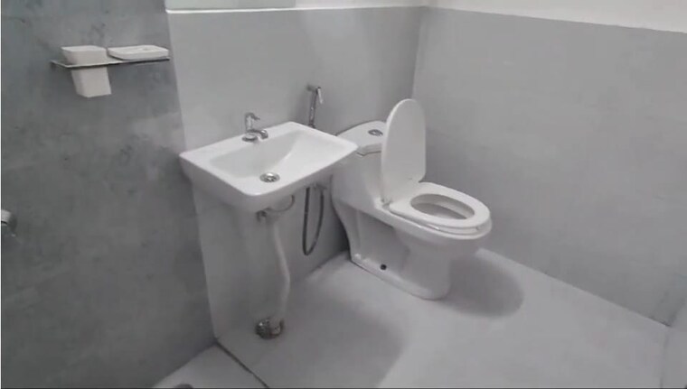 Bathroom, suncity-avenue-76 2 Bedroom 735 Sq.Ft. Apartment In Sector 76 Gurgaon 9364099