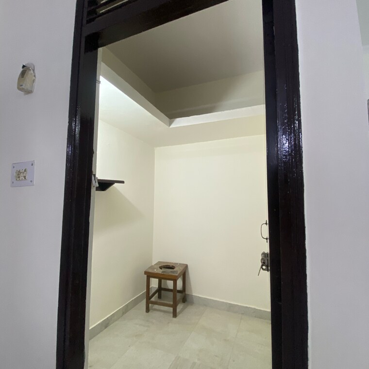 Room, sector 21d 3.5 Bedroom 1285 Sq.Ft. Apartment In Sector 21d Faridabad 9364135