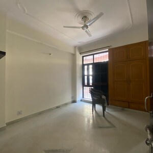 Room in 3.5 BHK Apartment at Sector 21d – for Rent