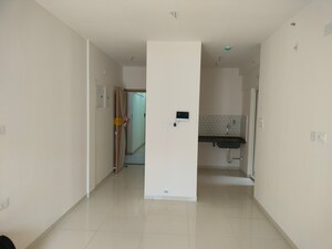 Room in 2 BHK Apartment at Godrej Green Vistas, Mahalunge – for Rent