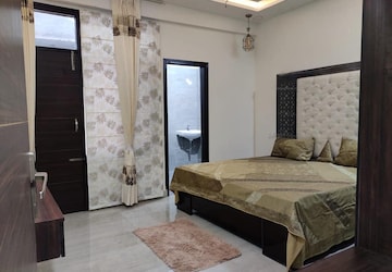 Bedroom in 2 BHK Builder Floor at Rajguru Nagar – for Rent