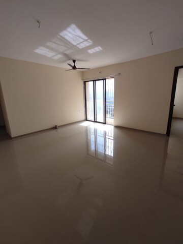 Room in 2 BHK Apartment at Pushpanjali Heights, Owale – for Rent