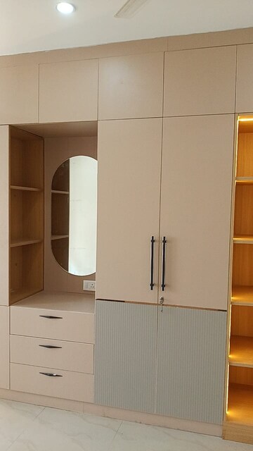 Furnished Amenities in 5 BHK Apartment at UPAVP Ganga Yamuna And Hindon Enclave, Pratap Vihar – for Rent