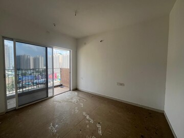 Room in 2 BHK Apartment at Godrej Boulevard, Manjari – for Rent