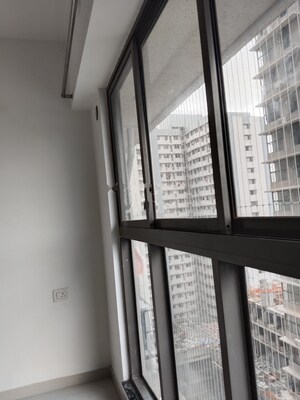  1 BHK Apartment at UK Iridium, Kandivali East – for Rent