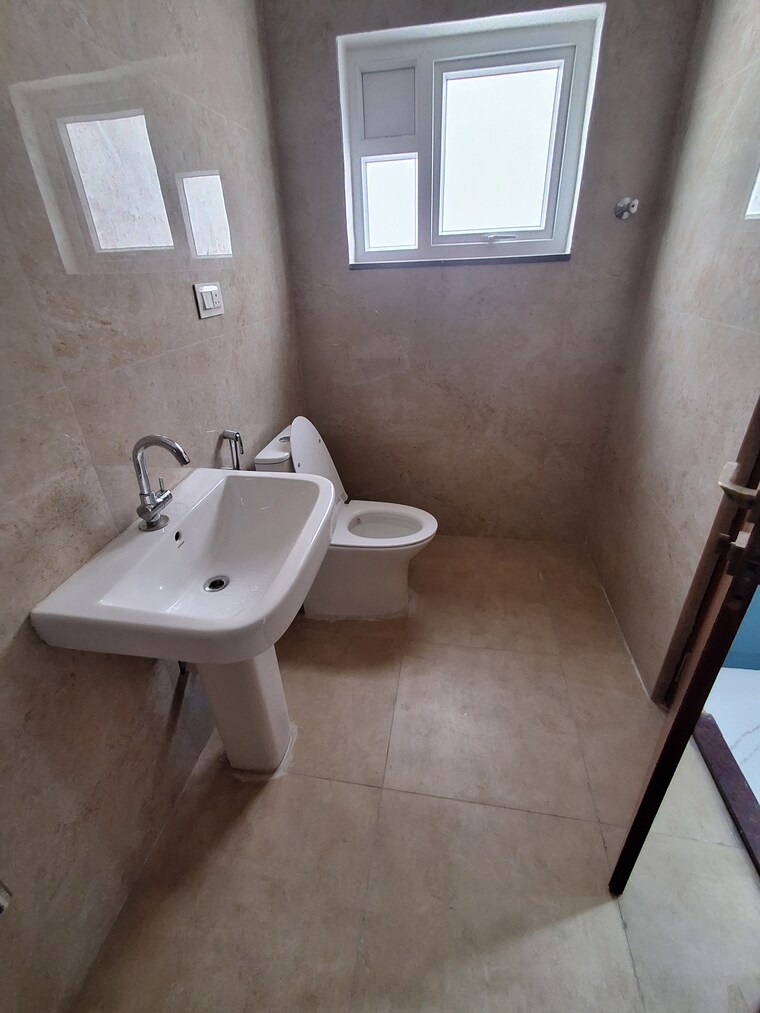 Bathroom, sri-rama-palace 3 Bedroom 1700 Sq.Ft. Apartment In Kondapur Hyderabad 9364184
