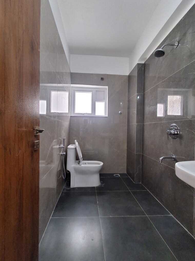 Bathroom, sri-rama-palace 3 Bedroom 1700 Sq.Ft. Apartment In Kondapur Hyderabad 9364184