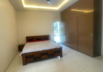 Bedroom in 3 BHK Apartment at Rajapushpa Green Dale, Tellapur – for Rent