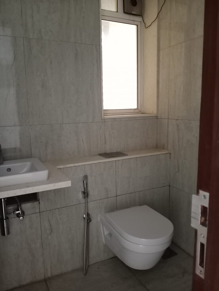 Bathroom, runwal-elegante 2.5 Bedroom 1180 Sq.Ft. Apartment In Andheri West Mumbai 9364244