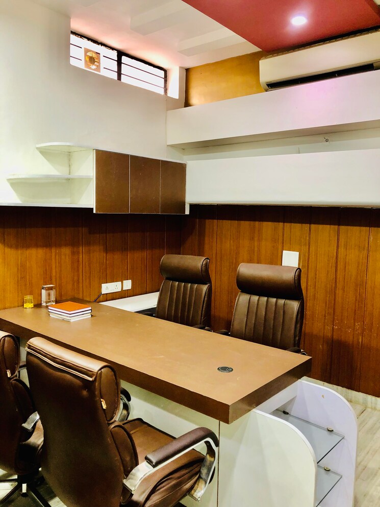 Team Area, race course road Commercial Office Space 2200 Sq.Ft. In Race Course Road Indore 9364282