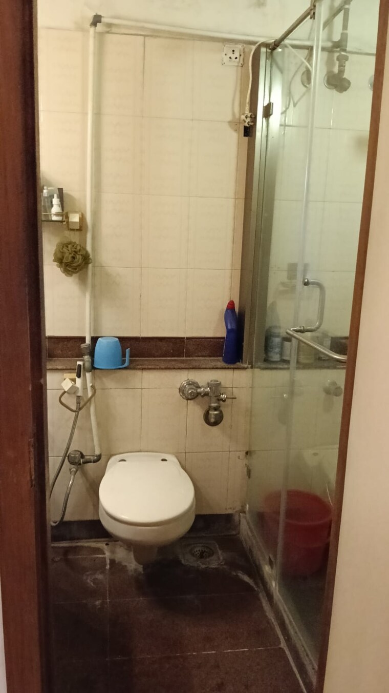 Bathroom, tarangan-towers 3 Bedroom 1300 Sq.Ft. Apartment In Samata Nagar Thane 9364365
