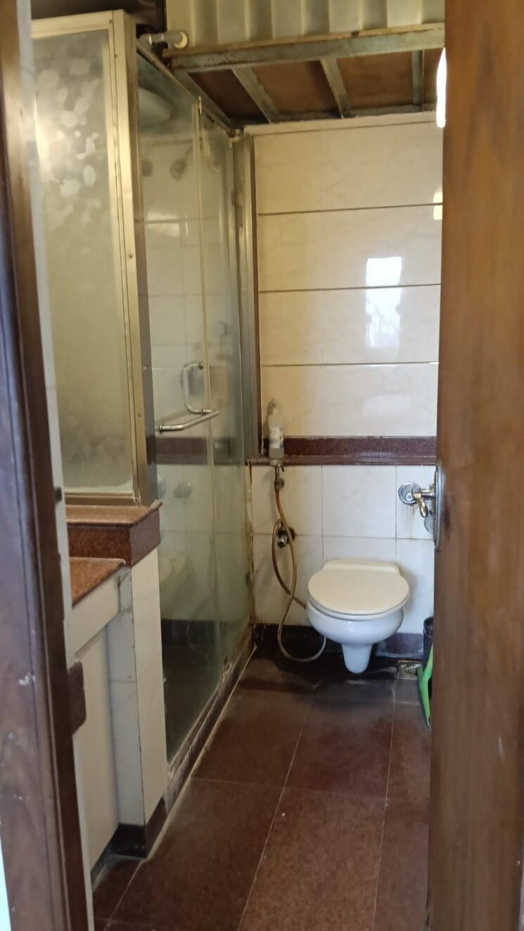 Bathroom, tarangan-towers 3 Bedroom 1300 Sq.Ft. Apartment In Samata Nagar Thane 9364365