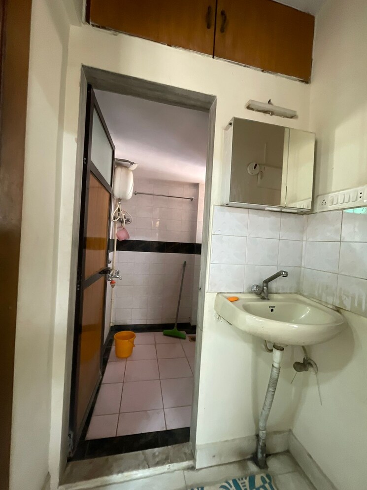 Bathroom, puraniks-kanchanpushp-complex 1 Bedroom 645 Sq.Ft. Apartment In Kavesar Thane 9364462