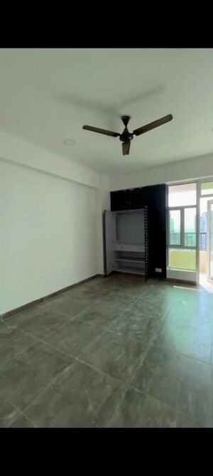 Room in 3 BHK Apartment at Gaur City 2 - 16th Avenue, Sector 16c Greater Noida – for Sale