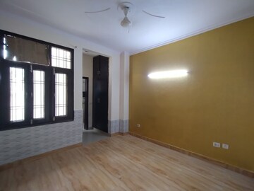 Room in 2 BHK Builder Floor at Sainik Plaza, Sector 49 – for Sale