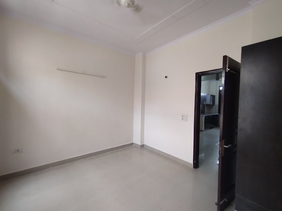 2 BHK 900 Sq.Ft. Builder Floor in Sainik Plaza