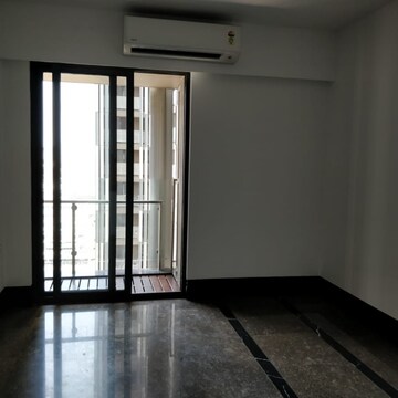 Room in 1 BHK Apartment at Lodha New Cuffe Parade, Wadala Truck Terminal – for Rent