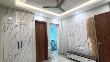 Building Lobby in 3 BHK Builder Floor at BPTP District Phase 2, Sector 84 – for Sale