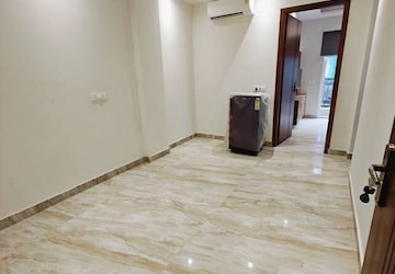 Room in 2 BHK Builder Floor at Ansal Sushant Lok I, Sector 43 – for Rent