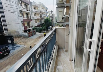 Balcony in 2 BHK Builder Floor at Ansal Sushant Lok I, Sector 43 – for Rent