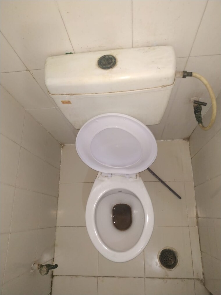 Bathroom, molarband 1 Bedroom 516 Sq.Ft. Apartment In Molarband Delhi 9364654