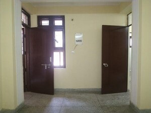Room in 1 BHK Apartment at Molarband – for Rent