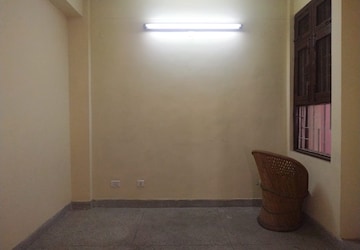 Room in 1 BHK Apartment at Molarband – for Rent